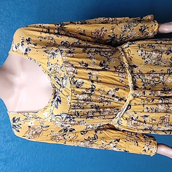 - Size 1xlarge dress from Chelsea - Picture 2 of 6